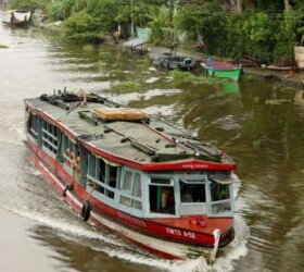 Houseboat on Kerala backwaters Houseboat on Kerala backwaters