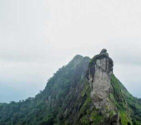 Majestic at Llikkal Kallu Rocks.