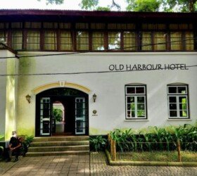 Elegance at Old Harbour Hotel.