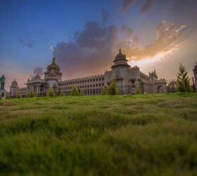Vidhana Soudha (outside view) Vidhana Soudha (outside view)